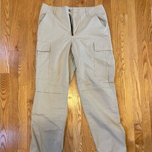 Carhartt baggy tan cargo pants with zipper pocket - men’s size M